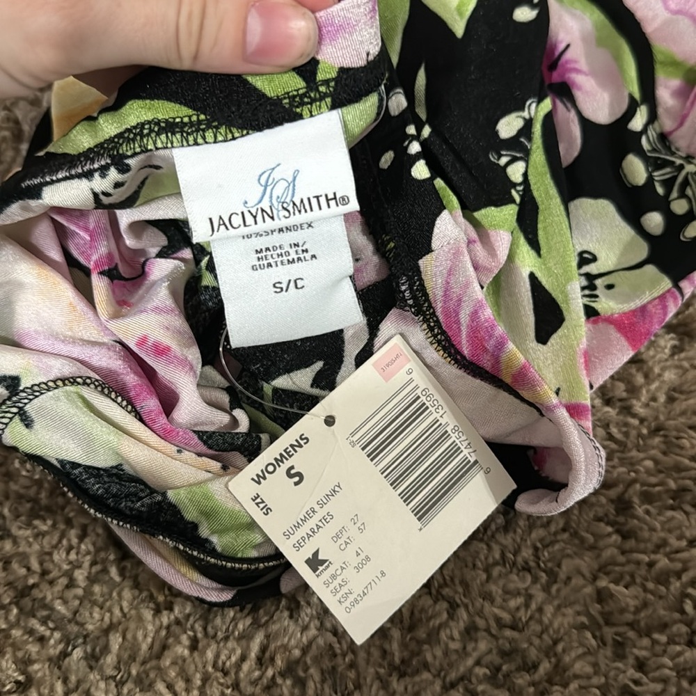 NWT Floral Skirt - Picture 5 of 5